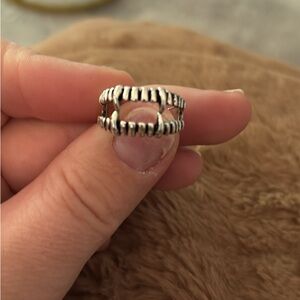 Elegant Silver Band Ring